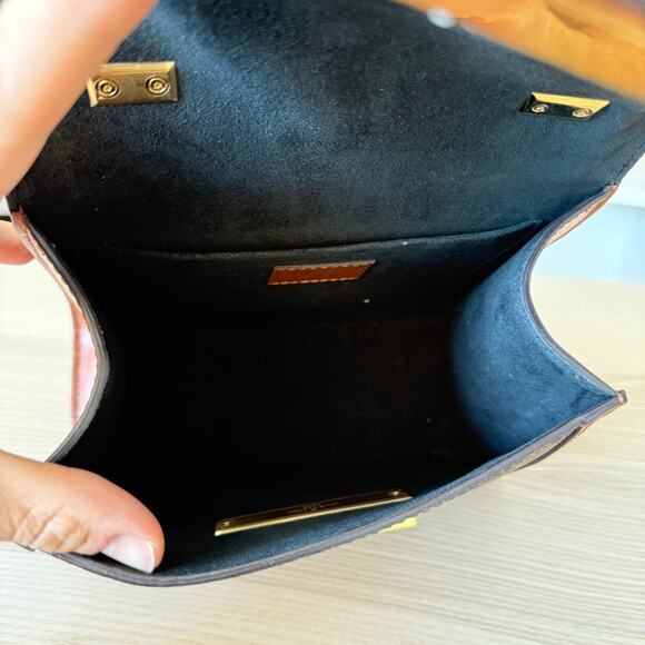 Louis Vuitton Reverse Monogram Dauphine Capitale - Picture 8 of 13